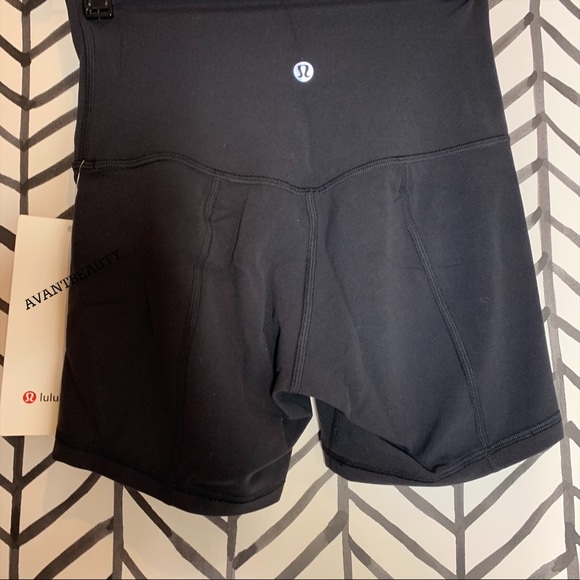 SOLD ❌Align short 4” lululemon black Size 2 NWT - Picture 6 of 8